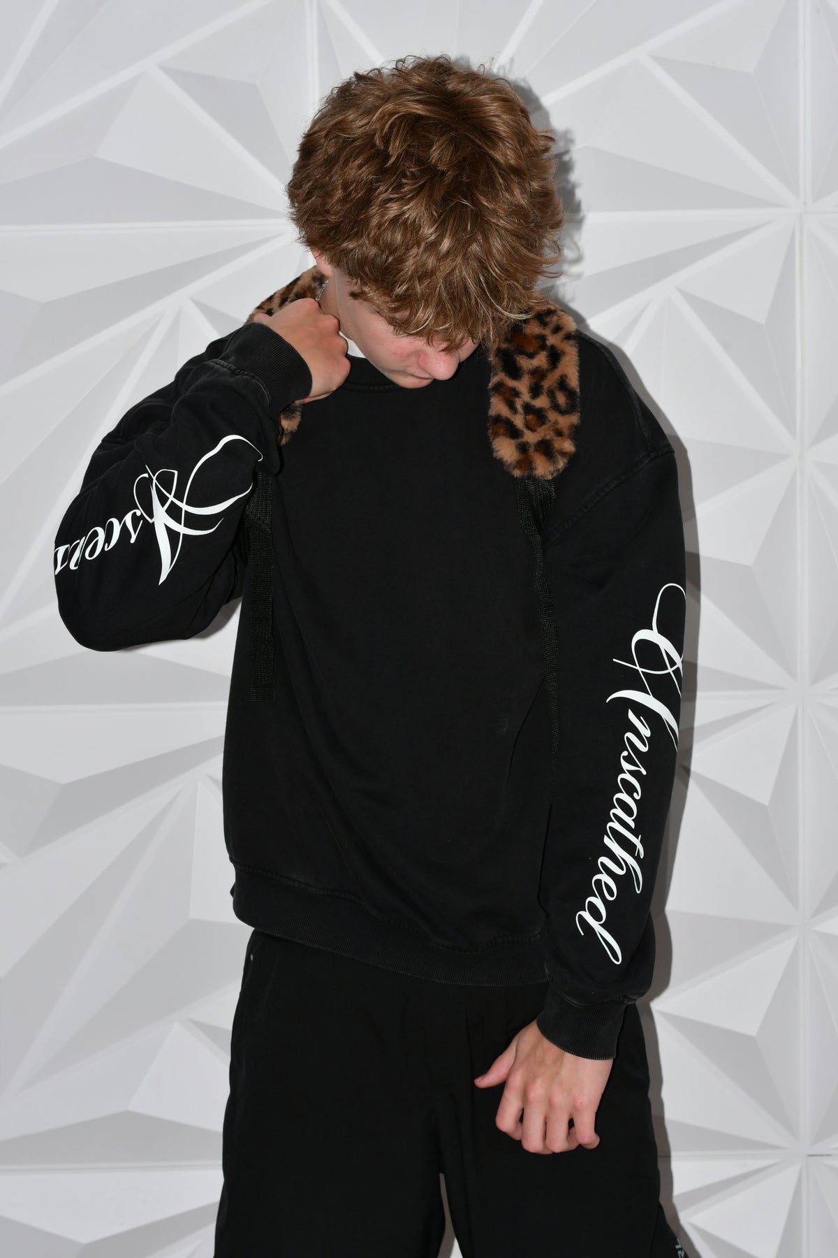 Texturized Script Clothing Script Sweatshirt – Unscathed Apparel